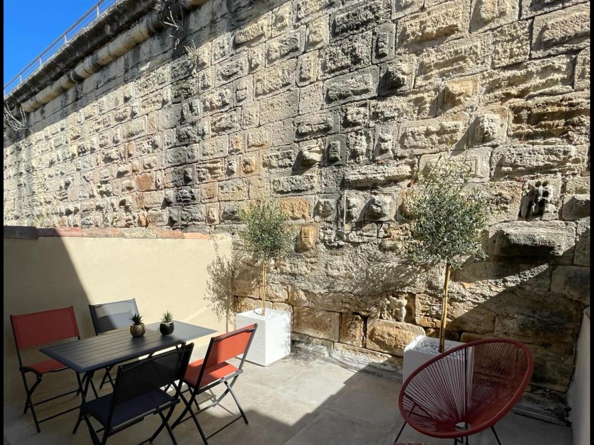 Maison Cosy, 2 Chambres, Adossee Aux Remparts Ег-Морт Екстер'єр фото